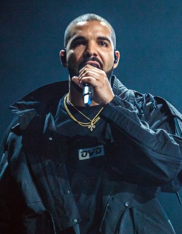 Kendrick Lamar vs. Drake: The Modern Real-Time Rap Battle